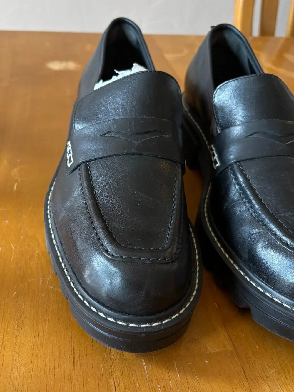 Bernardo Chandler Black Leather Loafers | Size US 8.5